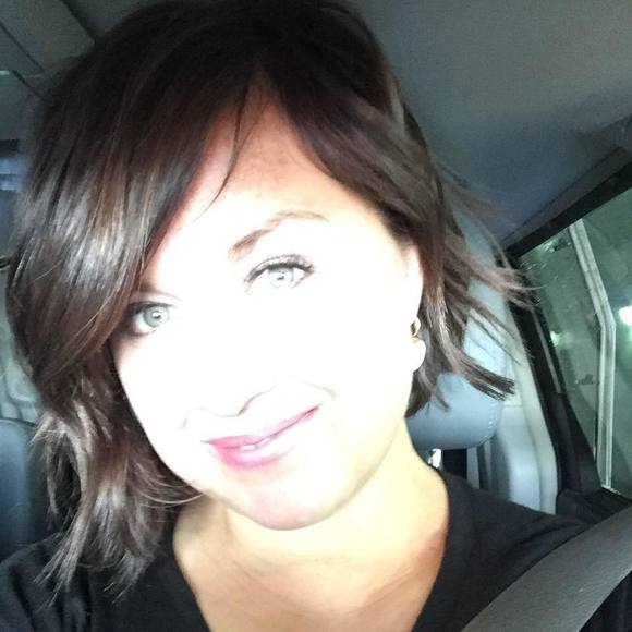 Meet your Posher, Anya - Picture 1 of 1